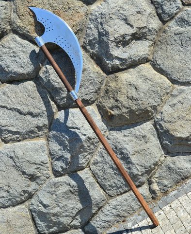 BARDICHE, HACHE DE GUERRE À DEUX MAINS
