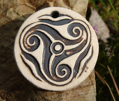 TRIQUETRA, CELTIC CERAMIC JEWELRY