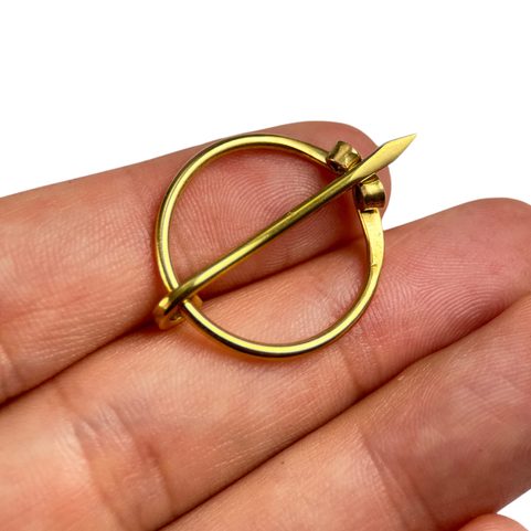 OMEGA BRASS BROOCH FOR LEGWRAPS