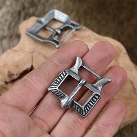 BOUCLE DE CEINTURE MÉDIÉVALE, RUS, ZINC