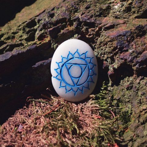 CHAKRA SYMBOLS ENGRAVED SET, WHITE KING AGATE CABOCHONE, SET OF 7