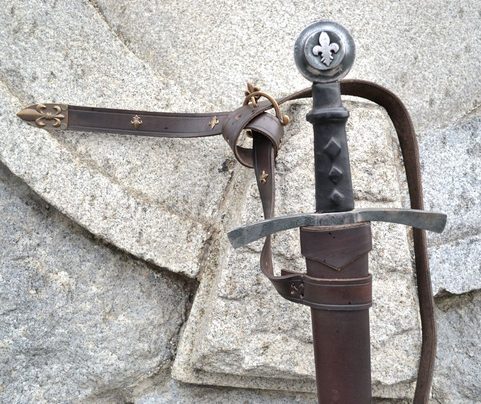 LEATHER SCABBARD FOR ONE HANDED SWORDS, FLEUR DE LIS