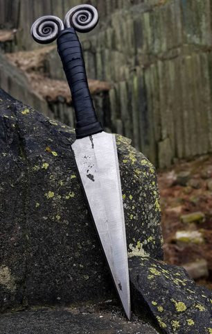 GORMALL, GESCHMIEDETER DOLCH