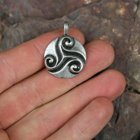 CELTIC TRISKELE, PENDANT, ZINC, ANTIQUE SILVER