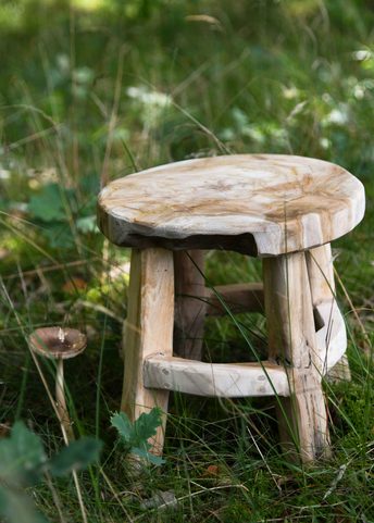SMALL WOODEN CHAIR