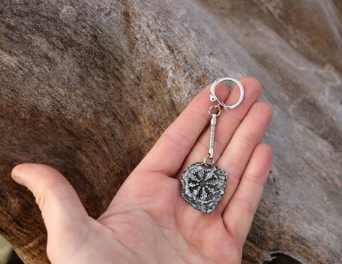 AEGISHJÁLMUR - RUNE CIRCLE ICELAND, ZINC, KEY CHAIN
