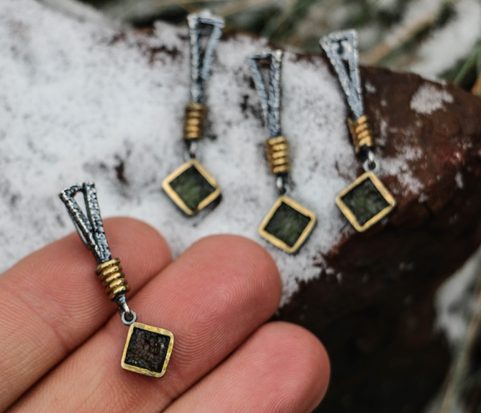 GABRETA, SILVER EARRINGS WITH MOLDAVITE