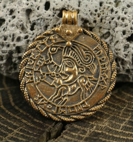VADSTENA BRACTEATE, PENDENTIF EN BRONZE