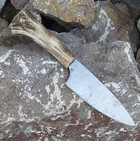BOREK, FORGED KNIFE WITH ANTLER