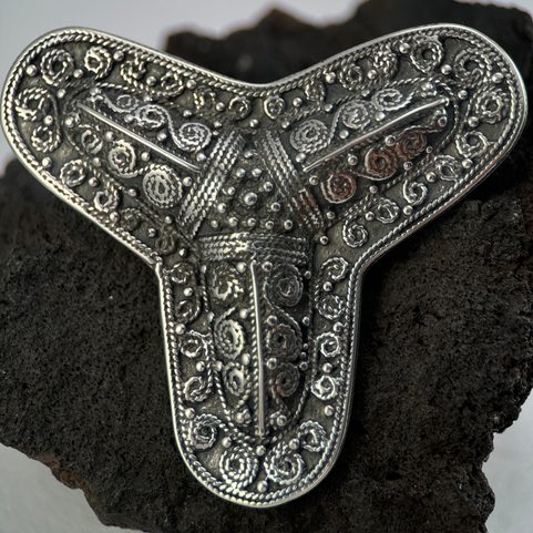 VIKING TREFOIL BROOCH, STERLING SILVER, 29 G