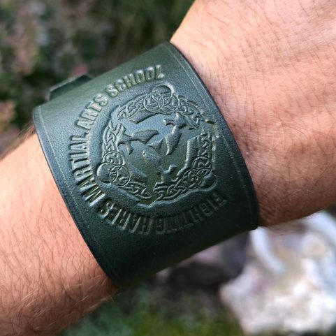 FIGHTING HARES, IRISH STICK FIGHTING, BRACELET, GREEN