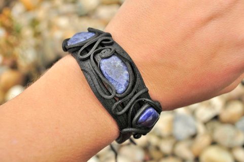SODALITE BRACELET - THREE STONES