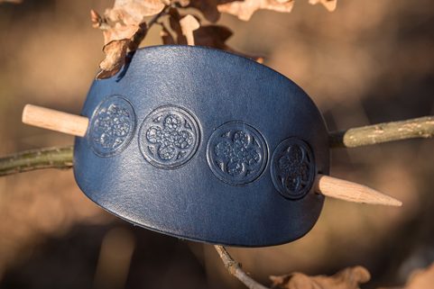 PRAGA, LEDER-HAARSPANGE, BLAU