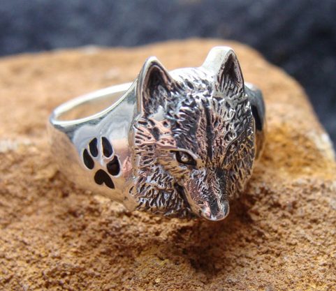 WOLF RING WITH TRACK