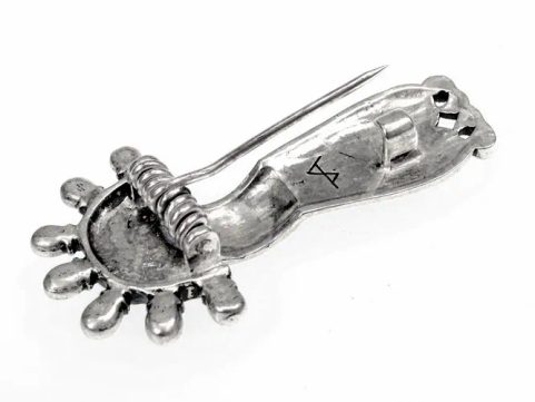 BROCHE MÉROVINGIENNE, BRONZE, KENT