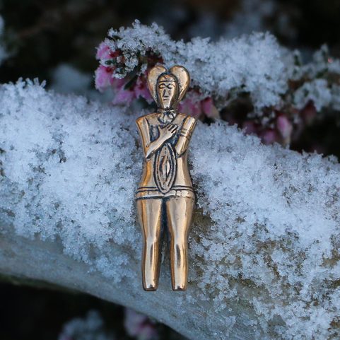 GUERRIER CELTIQUE, PRINCE DE GLAUBERG, PENDENTIF EN BRONZE