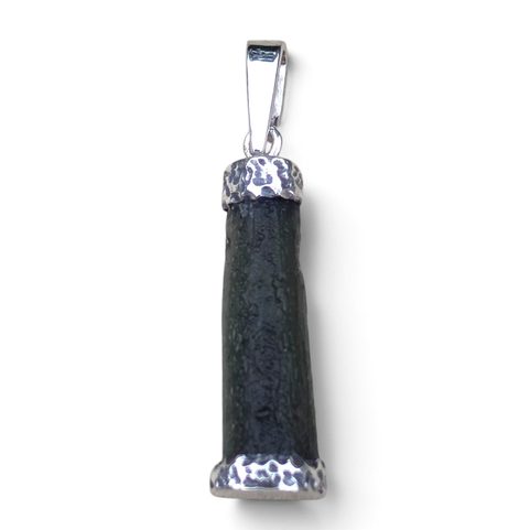 PENDENTIF EN ARGENT AVEC UN VLTAVINE NATUREL, AG 925