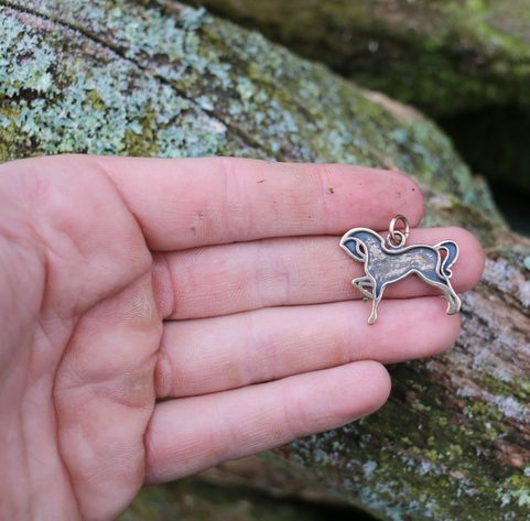 CHEVAL CELTIQUE, PENDENTIF, BRONZE