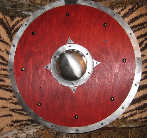 WOODEN ROUND PAINTED SHILED