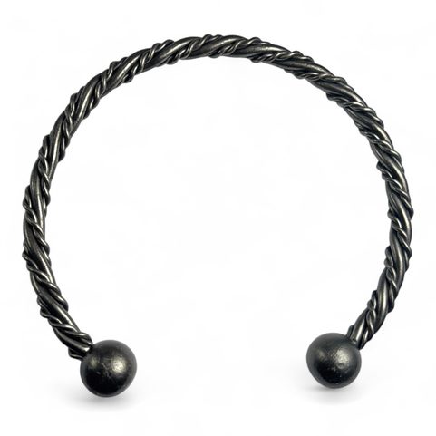 TORQUES, TWISTED NECKLACE