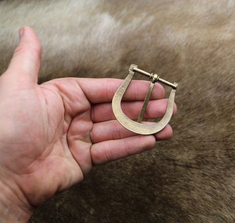 MEDIEVAL BELT BUCKLE ZINC ANT. BRASS 35 MM