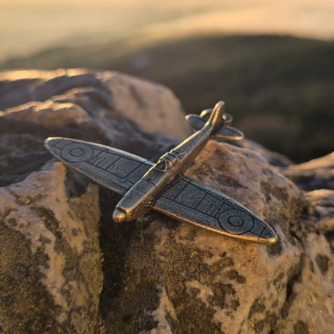 SUPERMARINE SPITFIRE, PENDENTIF AVION, ZINC