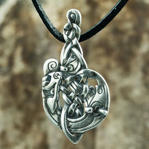 MAC TÍRE, CELTIC WOLF, SILVER PENDANT