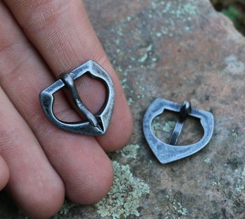 HISTORICAL BUCKLE XI, COLOUR SILVER