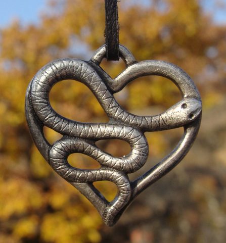 SNAKE HEART, PENDANT, TIN ALLOY