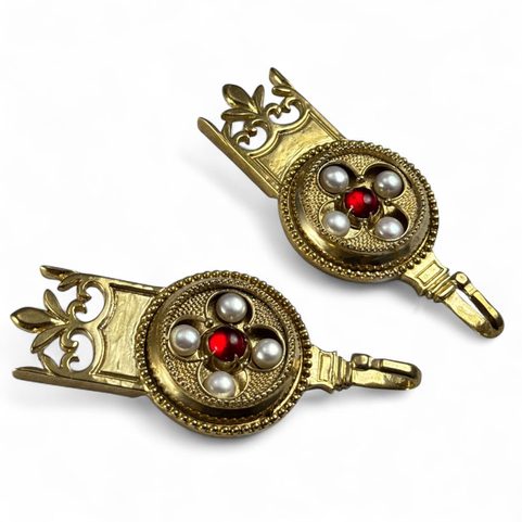 FERRURES DE CEINTURE MÉDIÉVALES. XVE SIÈCLE, ALLEMAGNE, PAIRE