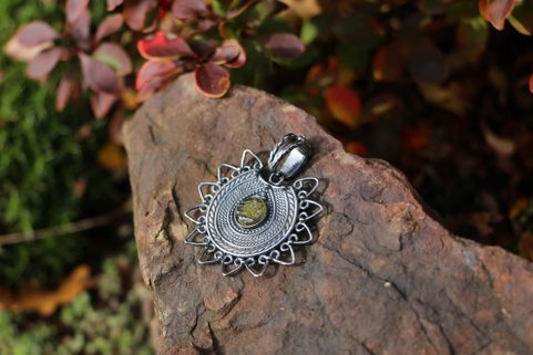 LADA MOLDAVITE, GREAT MORAVIA PENDANT, GOLD PLATED SILVER 925