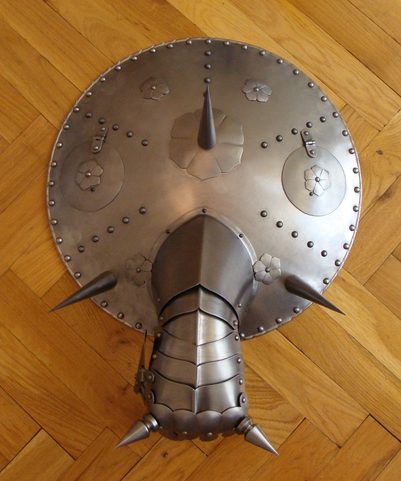 LARGE GUN SHIELD WITH GAUNTLET, DECORATION REPLICA