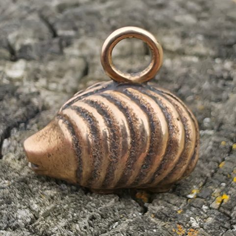 PENDENTIF HÉRISSON CELTIQUE, RÉPLIQUE DE L'ÉPOQUE DE LA TÈNE, BRONZE