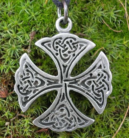 CELTIC KNOT CROSS - PENDANT