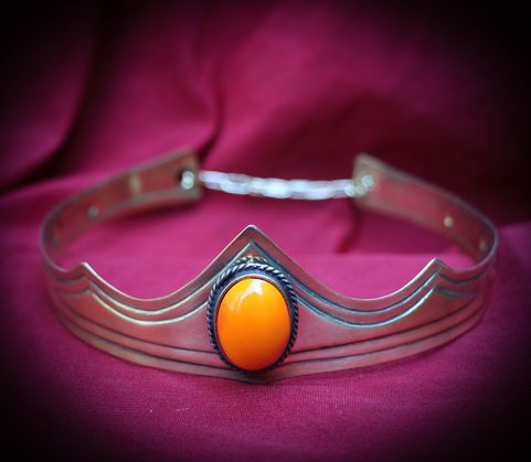 GRACIA - CROWN WITH YELLOW GLASS