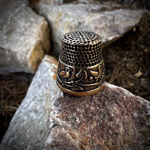 BIRDS, BRONZE THIMBLE