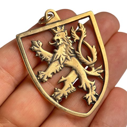 TCHÈQUE LION - BOHÊME, PENDENTIF EN BRONZE