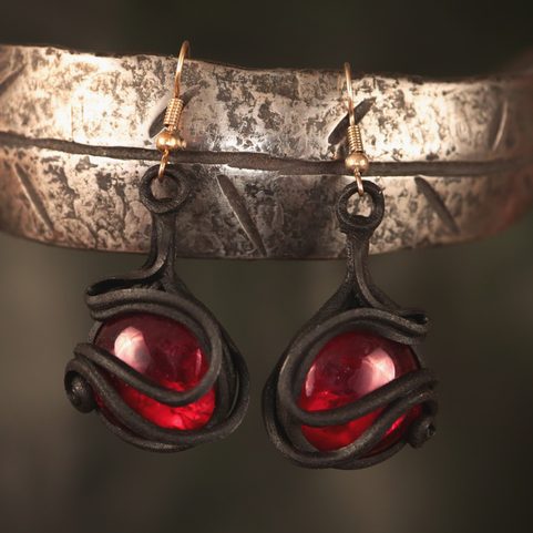 RED GLASS EARRINGS