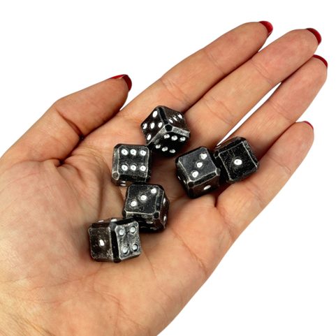 DÉS ET GOBELETS FORGÉS