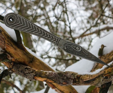 MUNINN ETCHED THROWING KNIFE - 1 PIECE