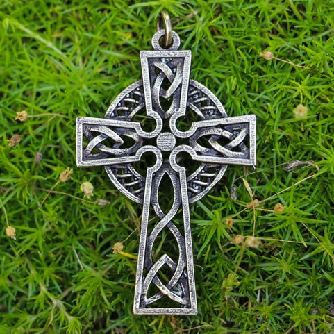 CROIX IRLANDAISE - RICHEMENT DÉCORÉE, ZINC