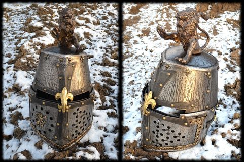 TOURNAMENT HELMET WITH LION, DOUBLE FACE PROTECTION