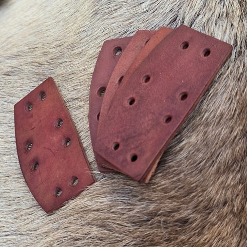LEATHER SCALE, 1 PIECE, COGNAC