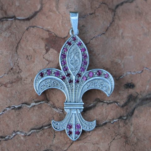 FLEUR DE LIS, LUXURY SILVER PEDNANT WITH RUBIES AG 925