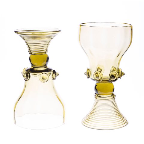KING ARTHUR, LARGE MEDIEVAL GLASS GOBLET - 1 PIECE