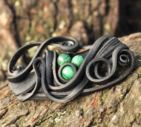 MALACHITE BROOCH - 3 STONES