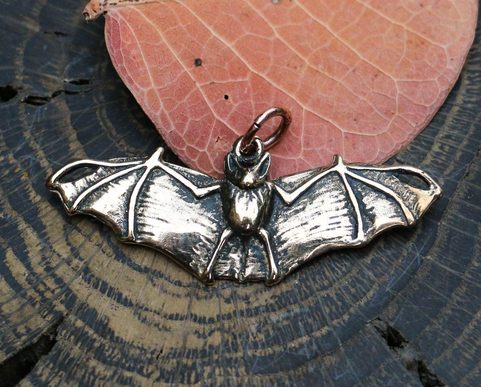 NOCTOR - BAT, PENDANT, BRONZE
