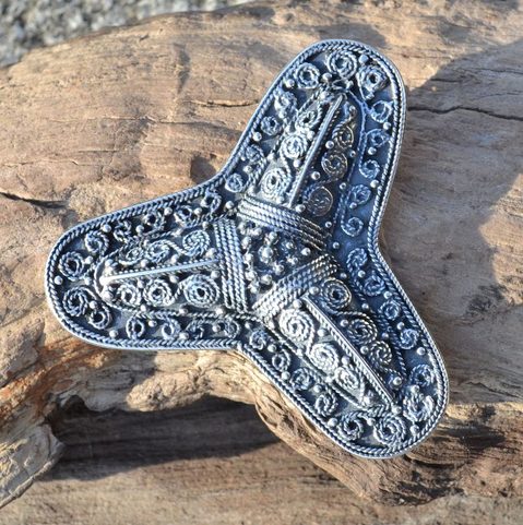 VIKING TREFOIL BROOCH, STERLING SILVER, 29 G