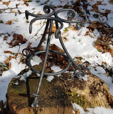 SET OF 3 HORNS AND STAND 0.3 L