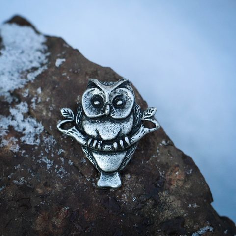 HIBOU SUR LA BRANCHE, AMULETTE, ÉTAIN